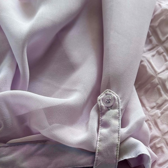 TEXTURED BUTTON DOWN TUNIC, SOFT LILAC, SIZE 5X, 3/4 SLEEVES WITH TABS, PENNINGT - Picture 10 of 10